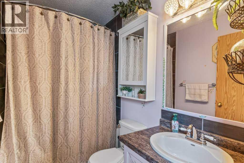 Single Family House for Sale in  Rivercrest Circle SE Riverbend Calgary 
