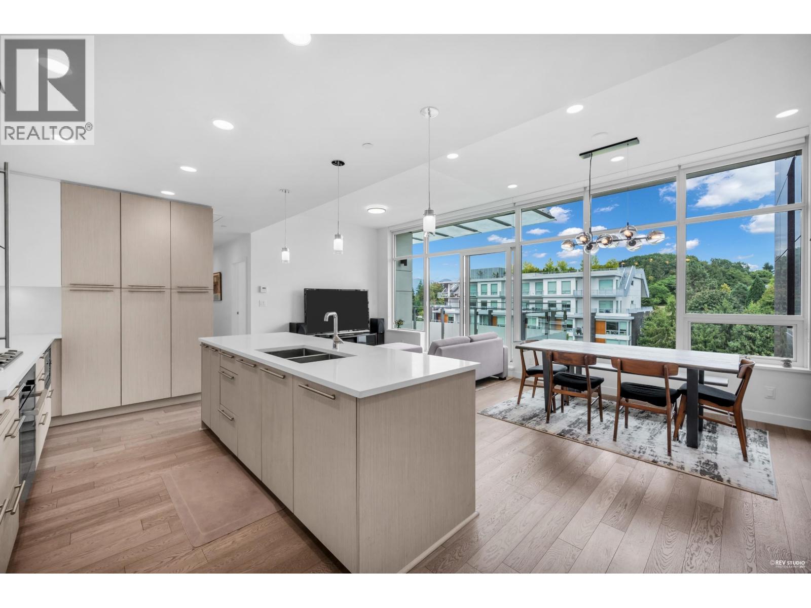 Photo 5 of 604 5077 Cambie Street, Vancouver BC