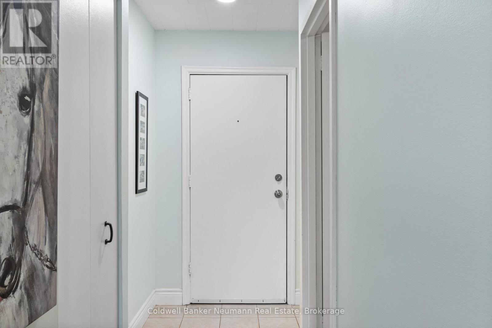 Photo 2 of 301 105 Conroy Crescent, Guelph ON