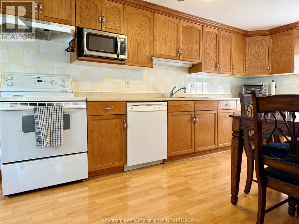Photo 7 of 222 Sandys Street, Chatham ON
