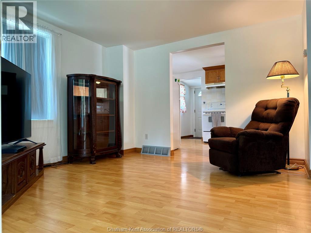 Photo 4 of 222 Sandys Street, Chatham ON