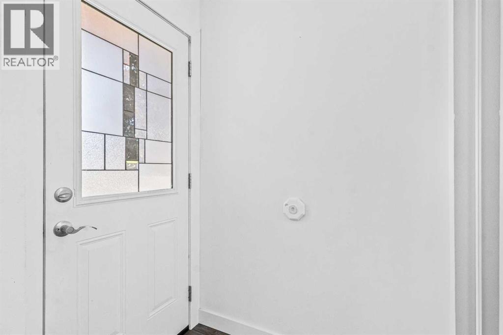 Single Family House 4 Level for Sale in  erin ridge Road SE Erin Woods Calgary 