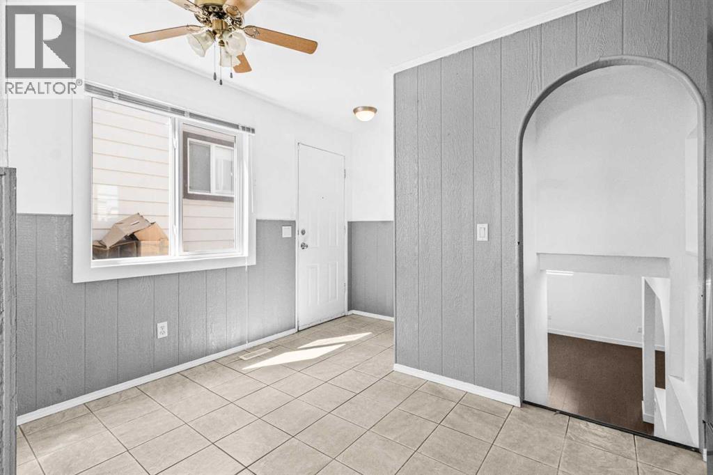 Single Family House 4 Level for Sale in  erin ridge Road SE Erin Woods Calgary 