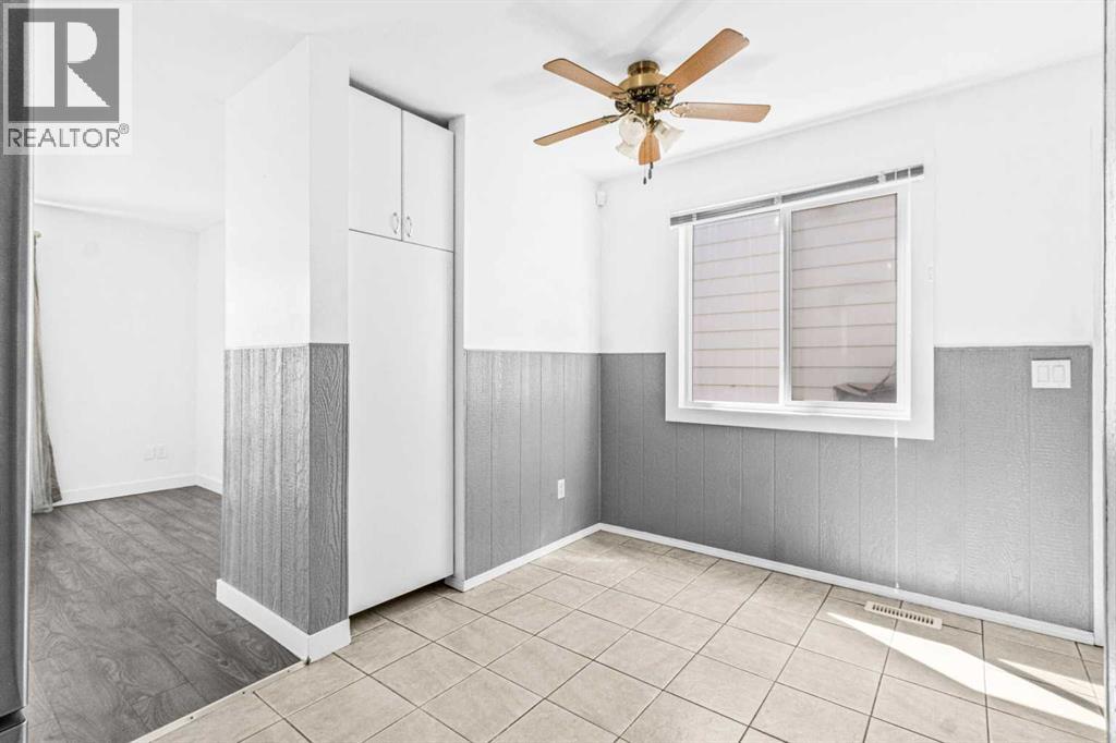 Single Family House 4 Level for Sale in  erin ridge Road SE Erin Woods Calgary 