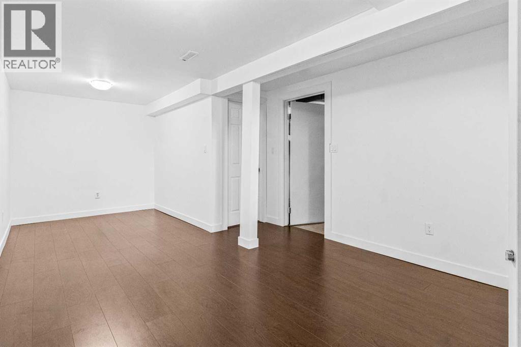 Single Family House 4 Level for Sale in  erin ridge Road SE Erin Woods Calgary 