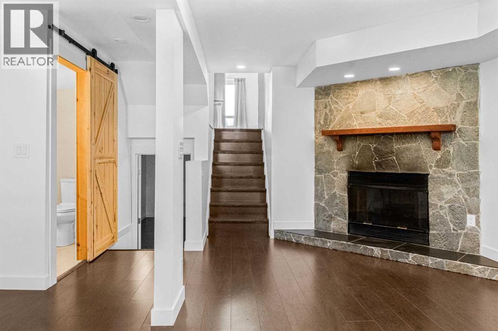 Single Family House 4 Level for Sale in  erin ridge Road SE Erin Woods Calgary 