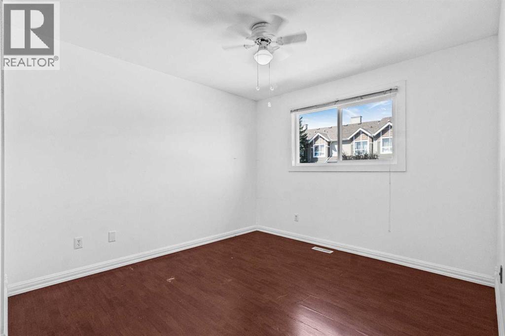 Single Family House 4 Level for Sale in  erin ridge Road SE Erin Woods Calgary 