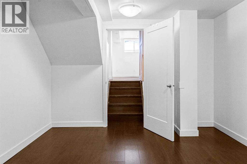 Single Family House 4 Level for Sale in  erin ridge Road SE Erin Woods Calgary 