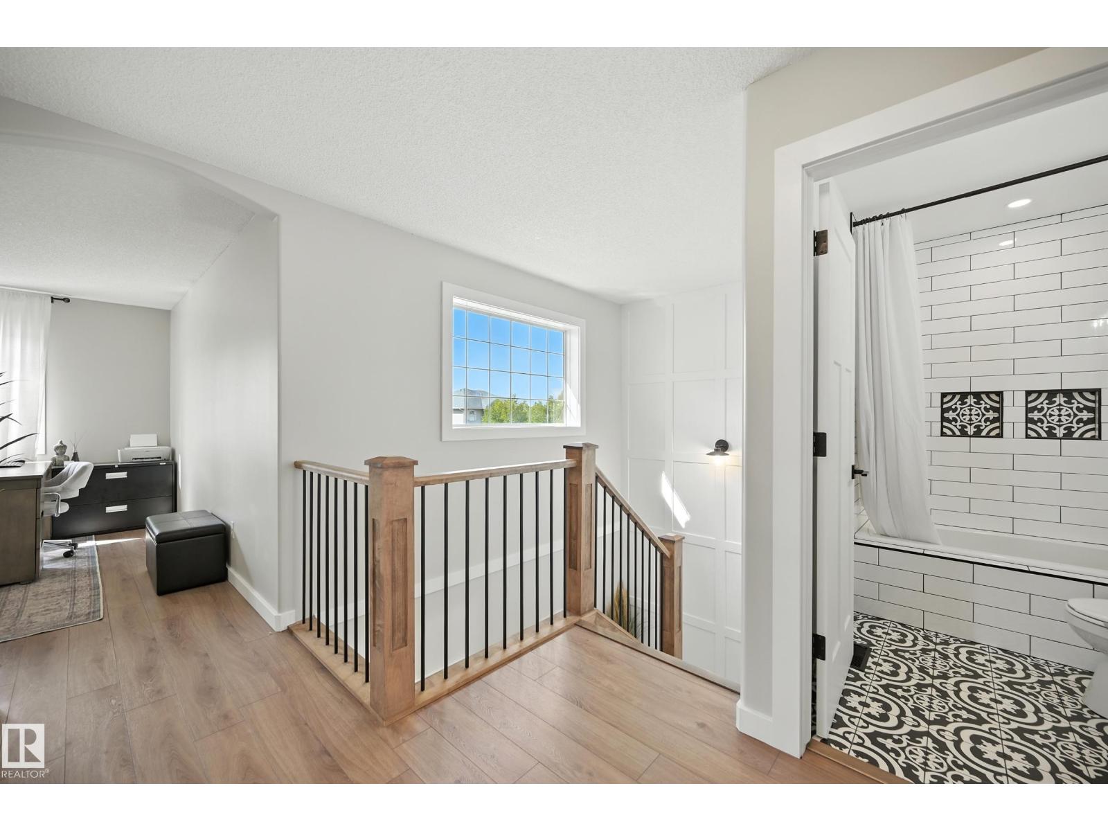 Photo 23 of 30 Westwood Ln, Fort Saskatchewan AB