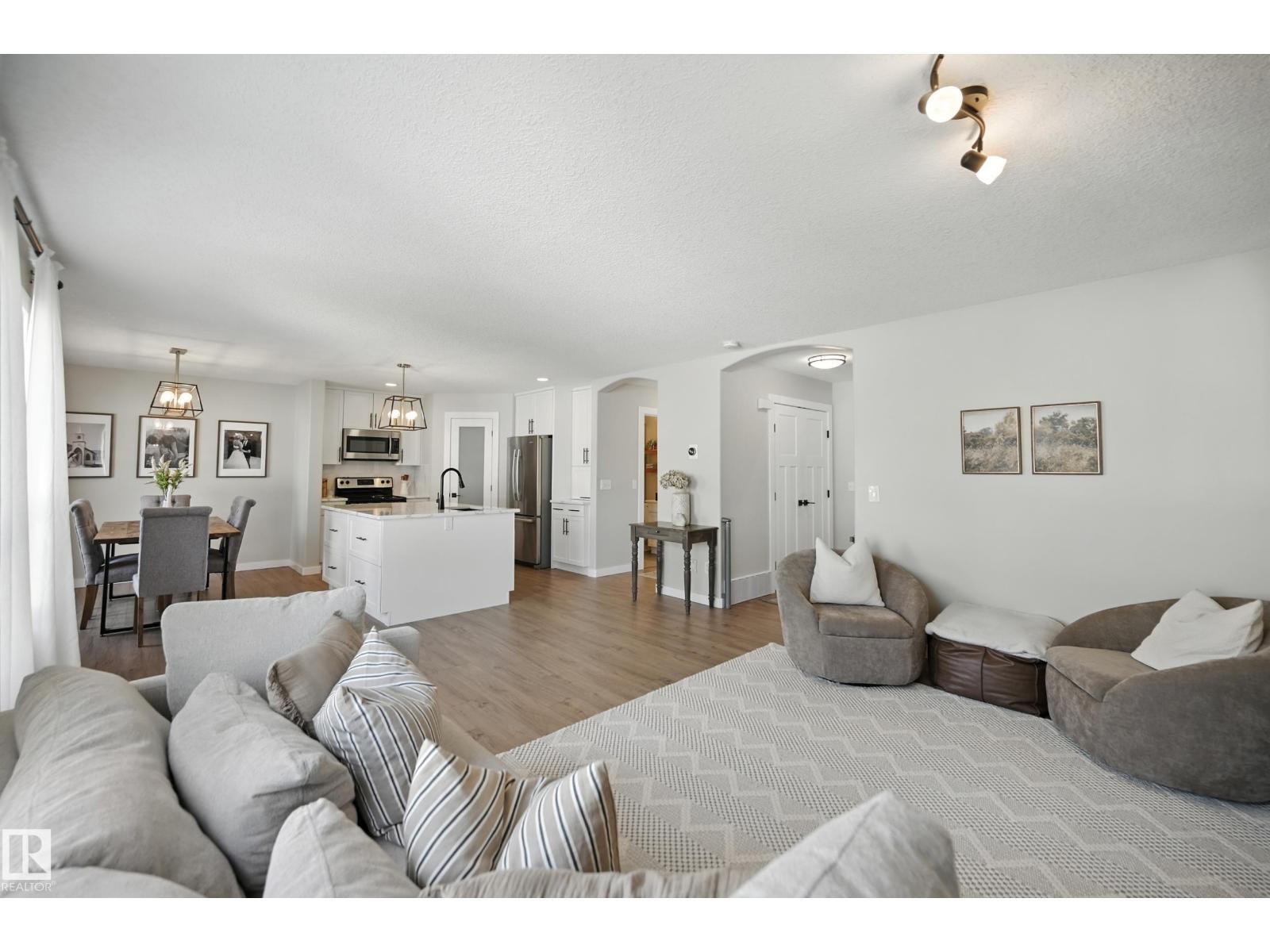 Photo 7 of 30 Westwood Ln, Fort Saskatchewan AB