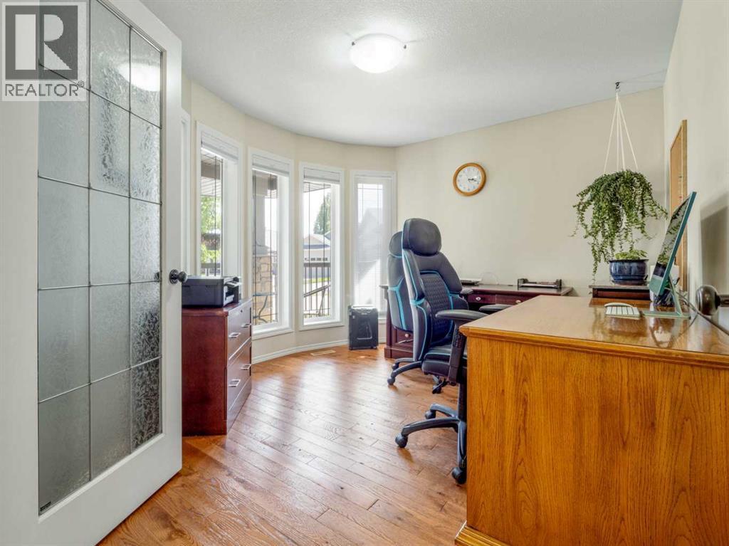 Photo 12 of 656 Florence Ho Leong Crescent N, Lethbridge AB