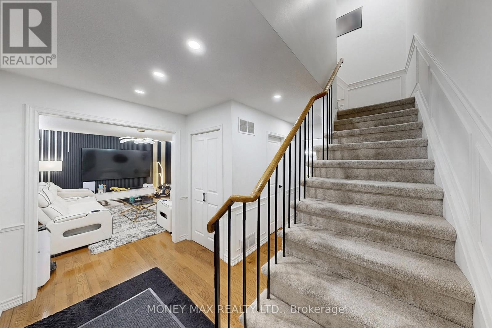 Photo 17 of 95 Elgin Drive, Brampton ON