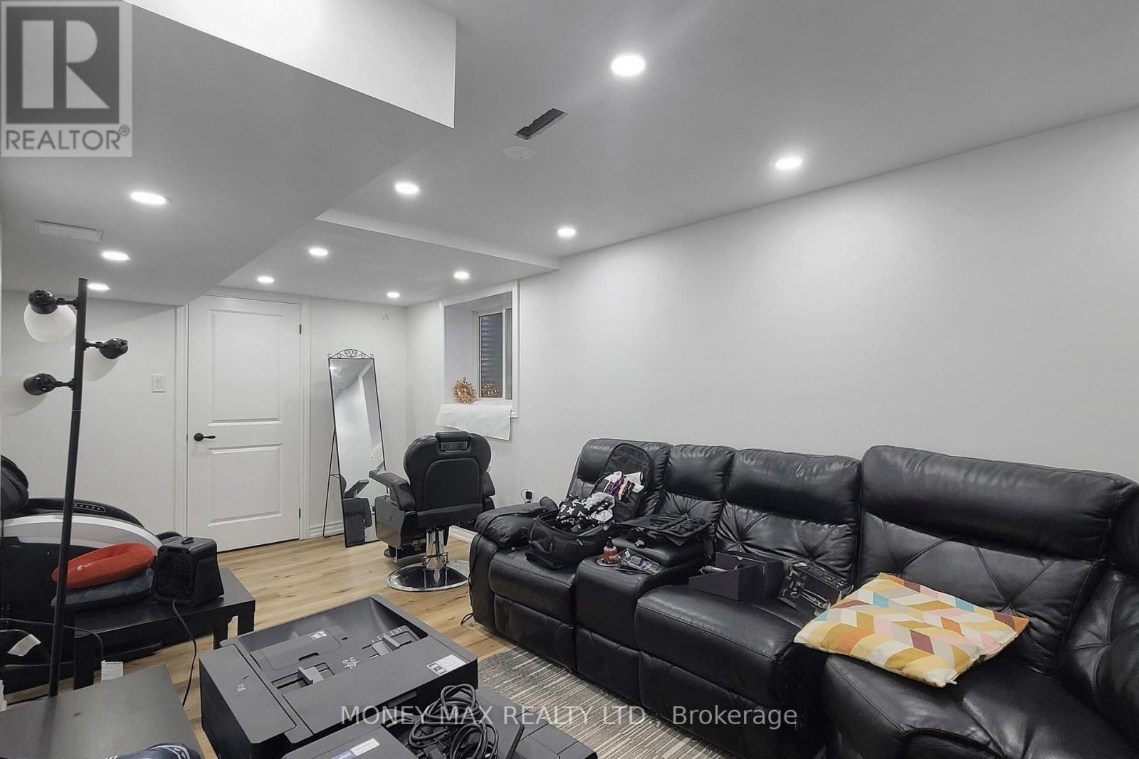 Photo 28 of 95 Elgin Drive, Brampton ON