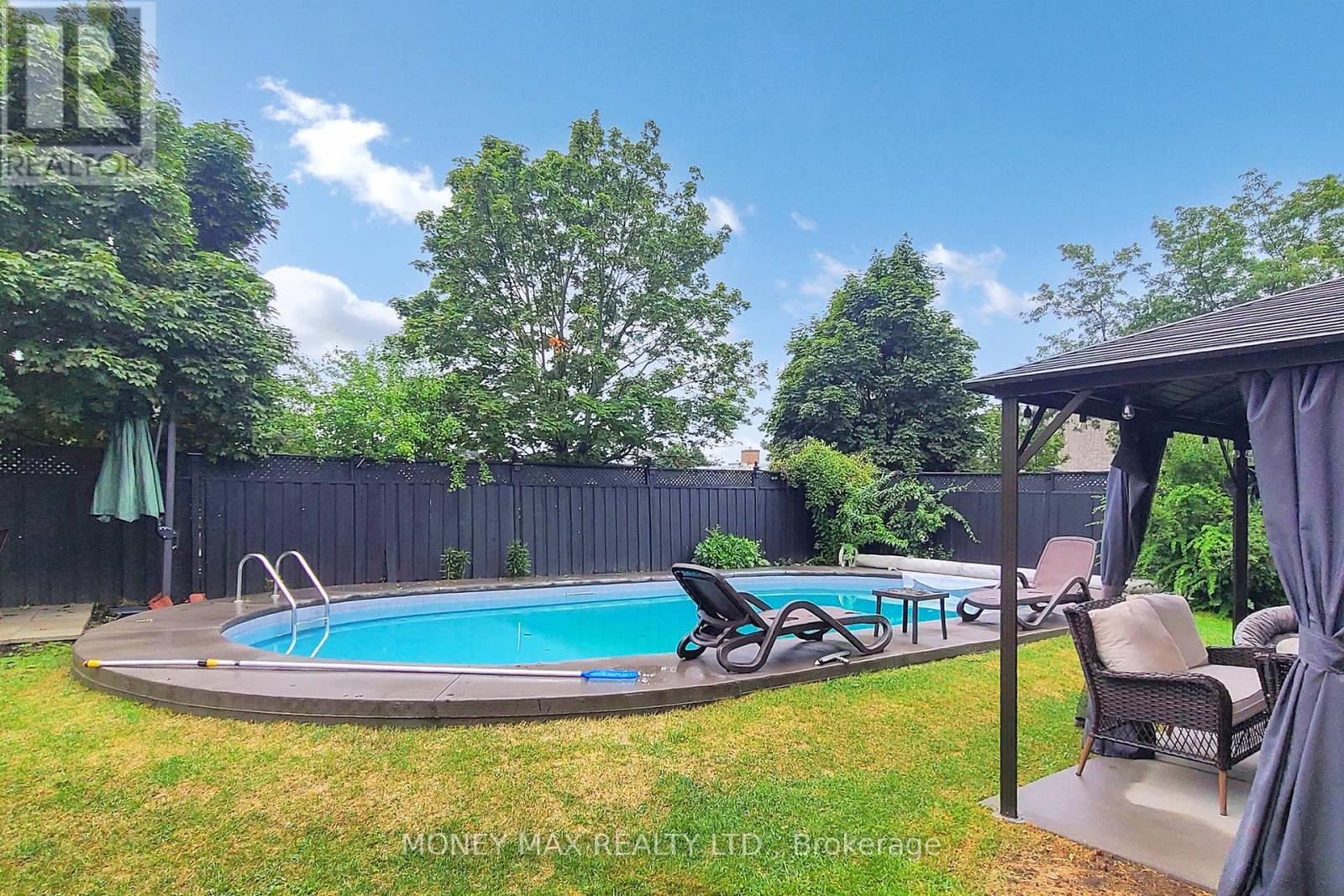 Photo 40 of 95 Elgin Drive, Brampton ON