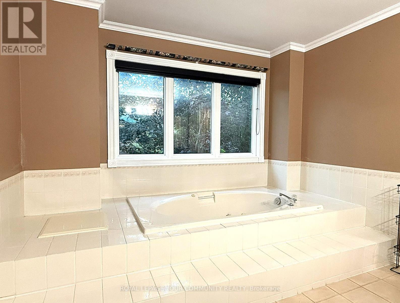 Photo 21 of 7 Crescentview Road, Richmond Hill ON