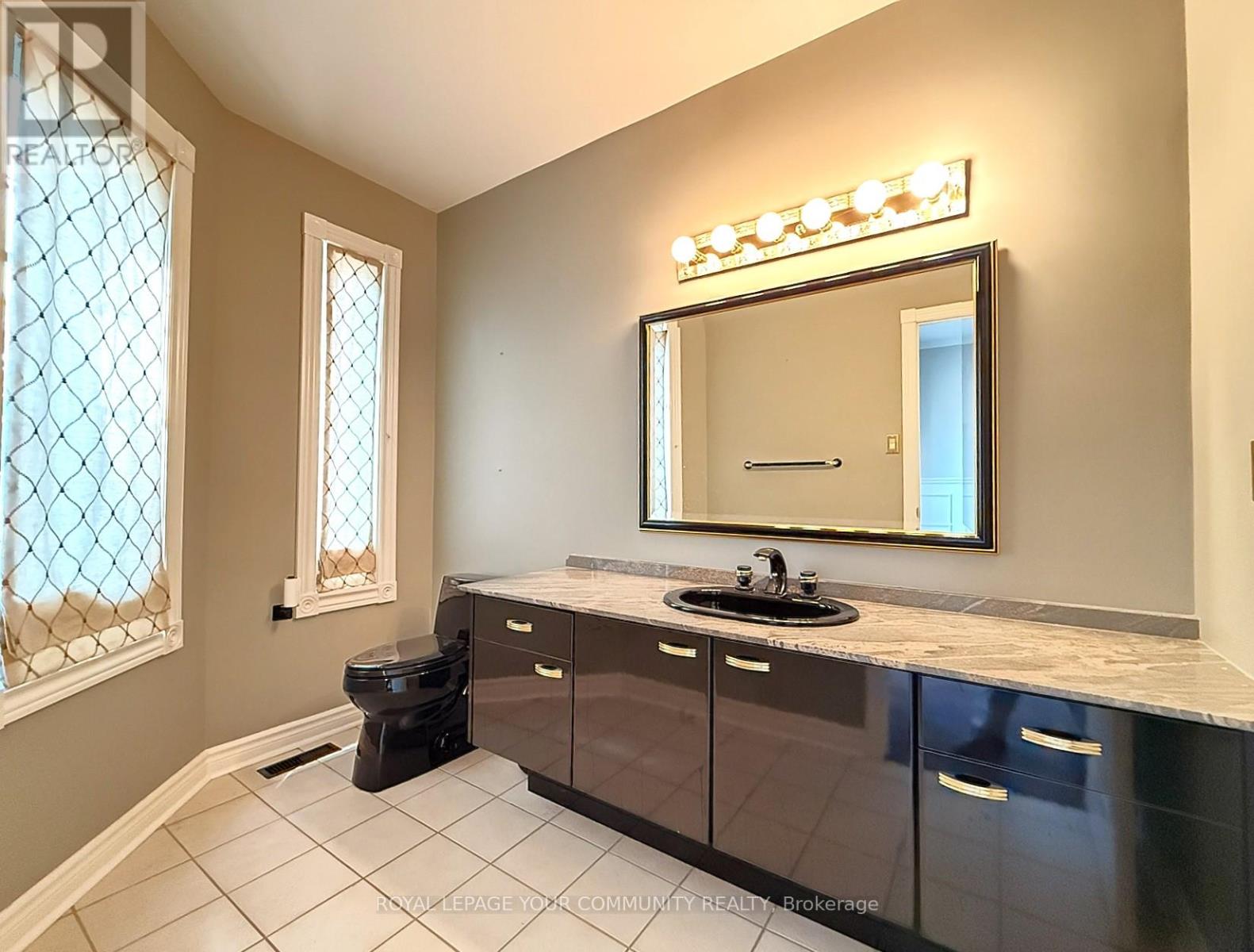 Photo 20 of 7 Crescentview Road, Richmond Hill ON
