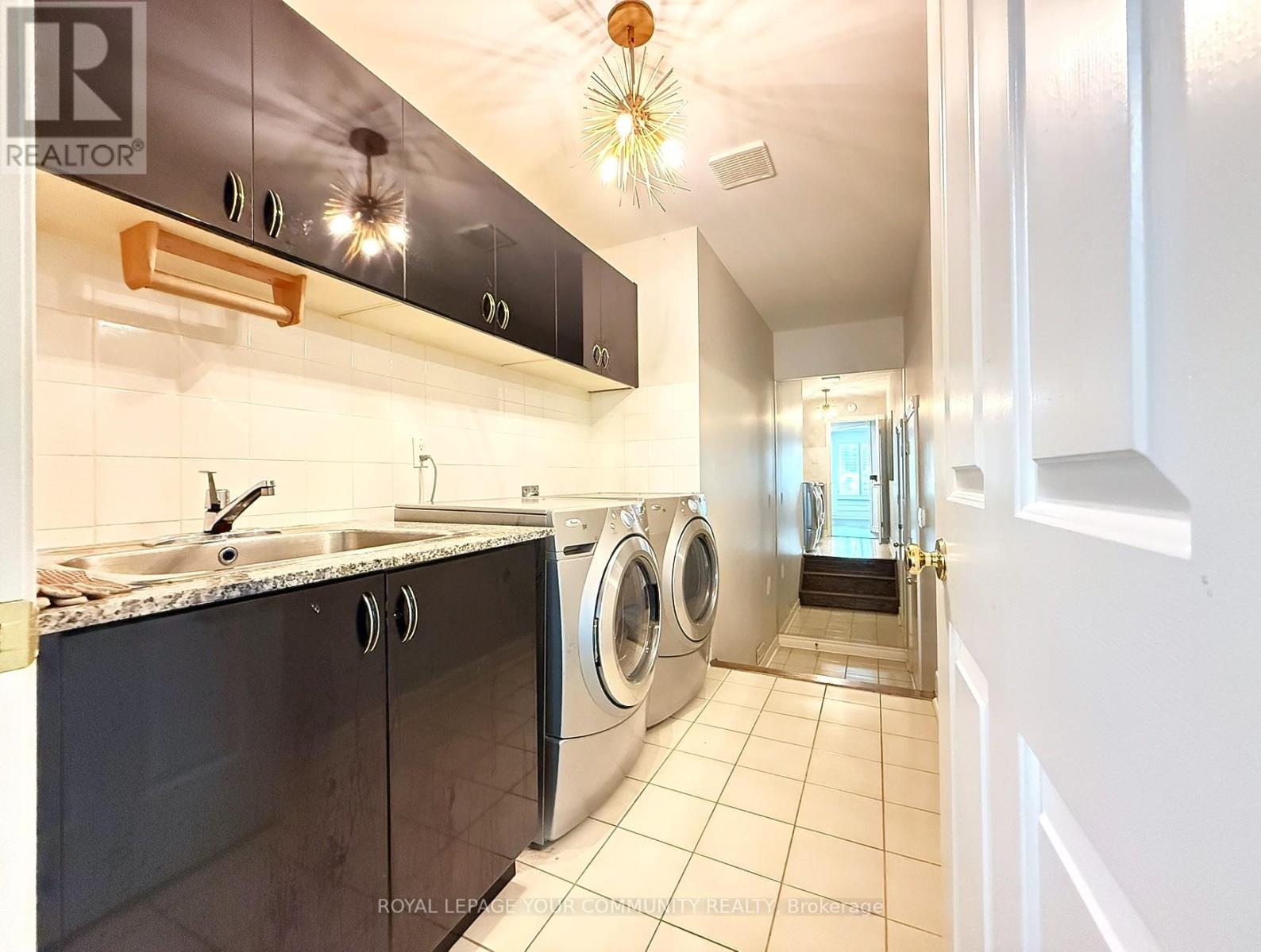 Photo 7 of 7 Crescentview Road, Richmond Hill ON