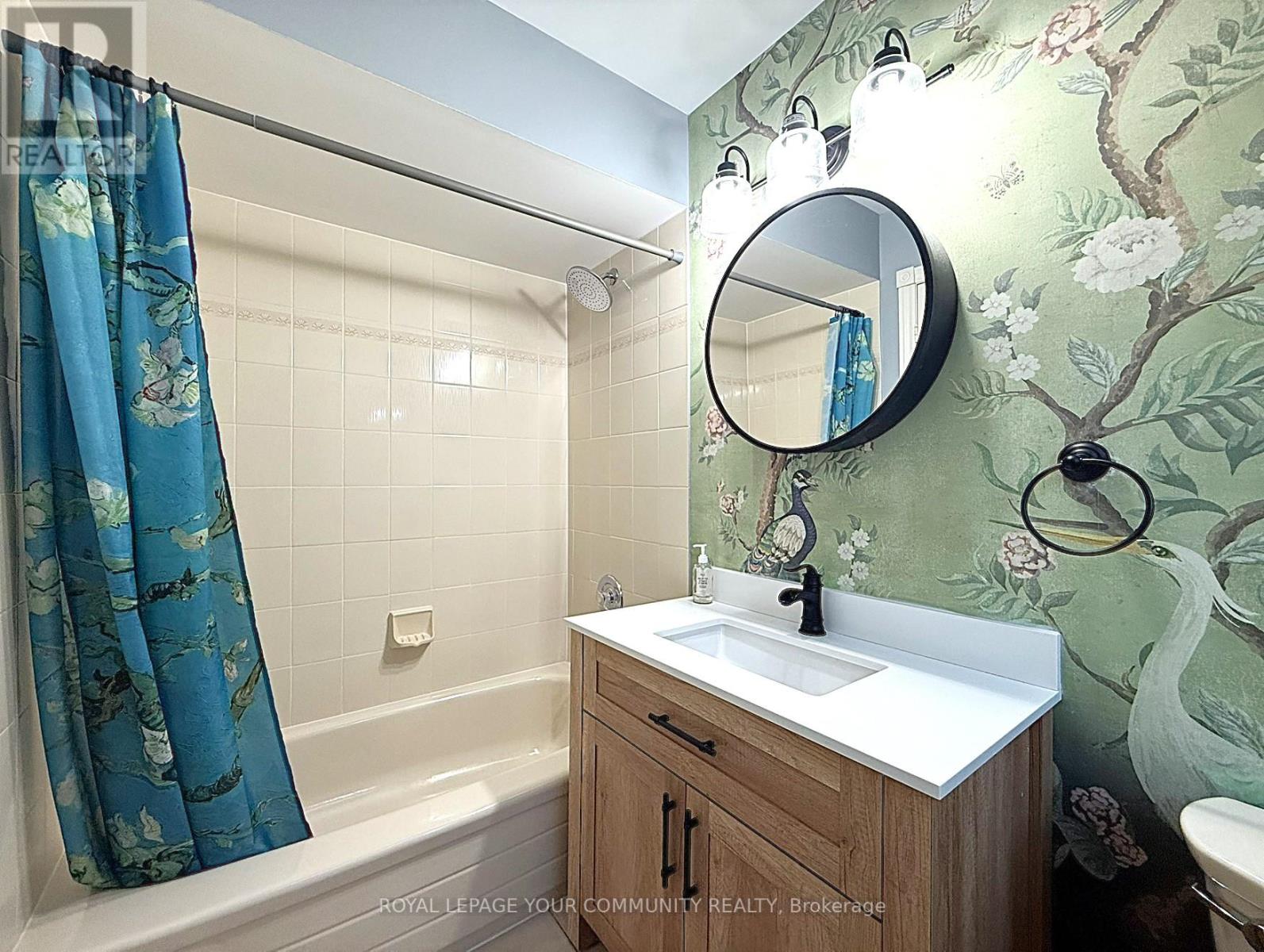 Photo 6 of 7 Crescentview Road, Richmond Hill ON