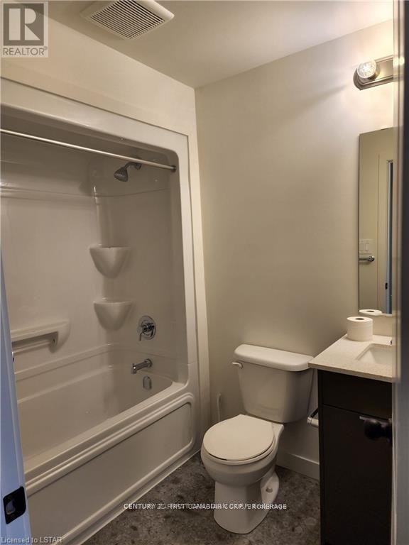 Photo 13 of 44 1781 Henrica Avenue, London North ON