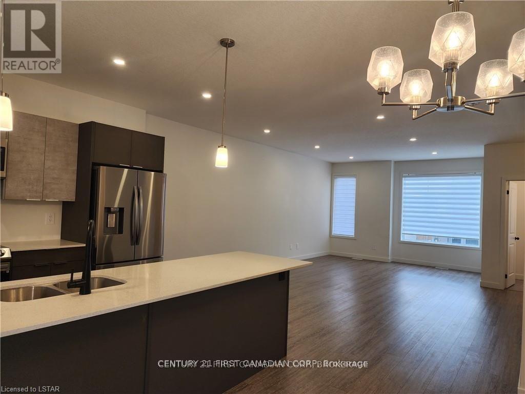 Photo 6 of 44 1781 Henrica Avenue, London North ON