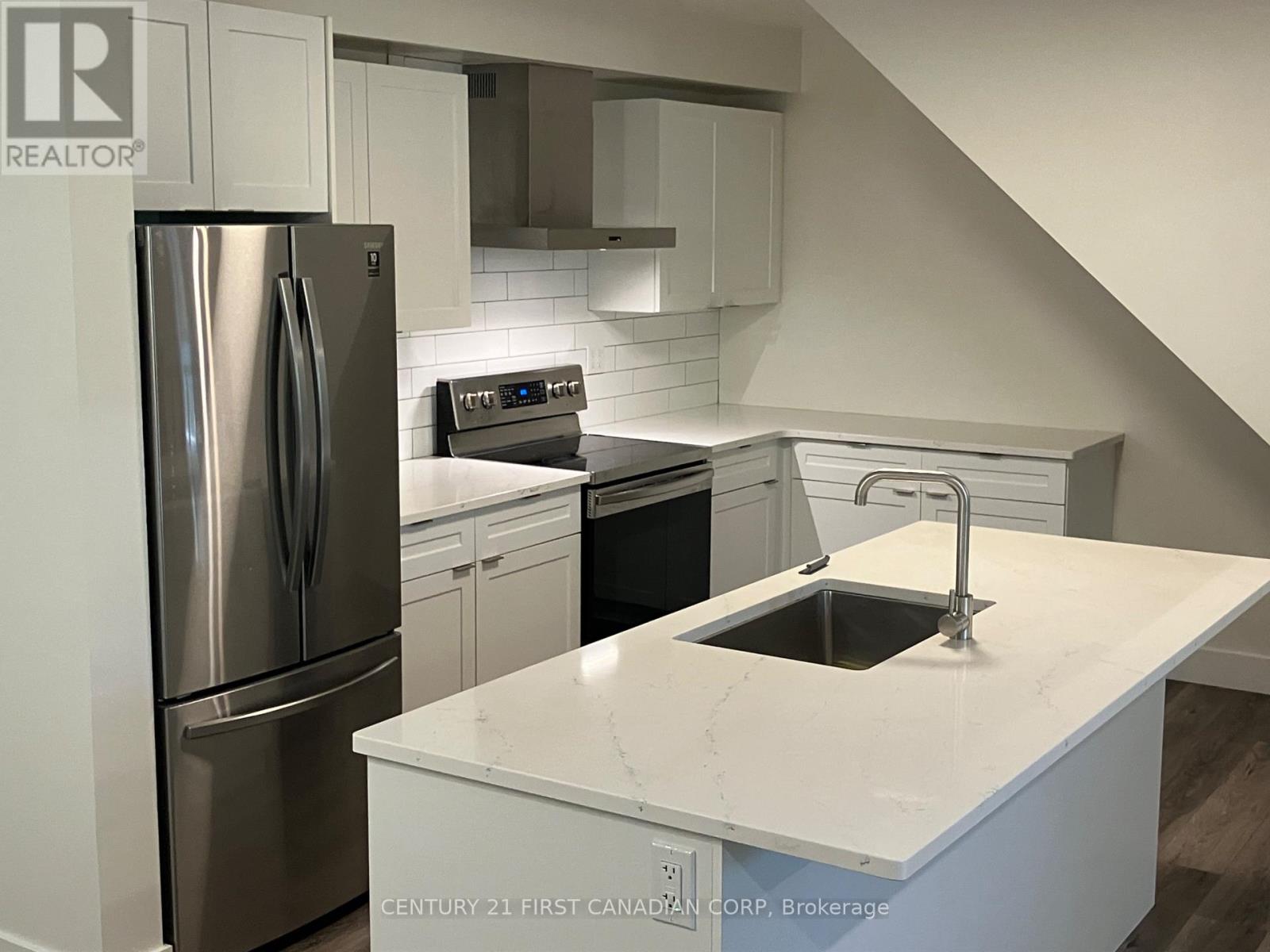 Photo 10 of 36 105 Andover Drive, London South ON