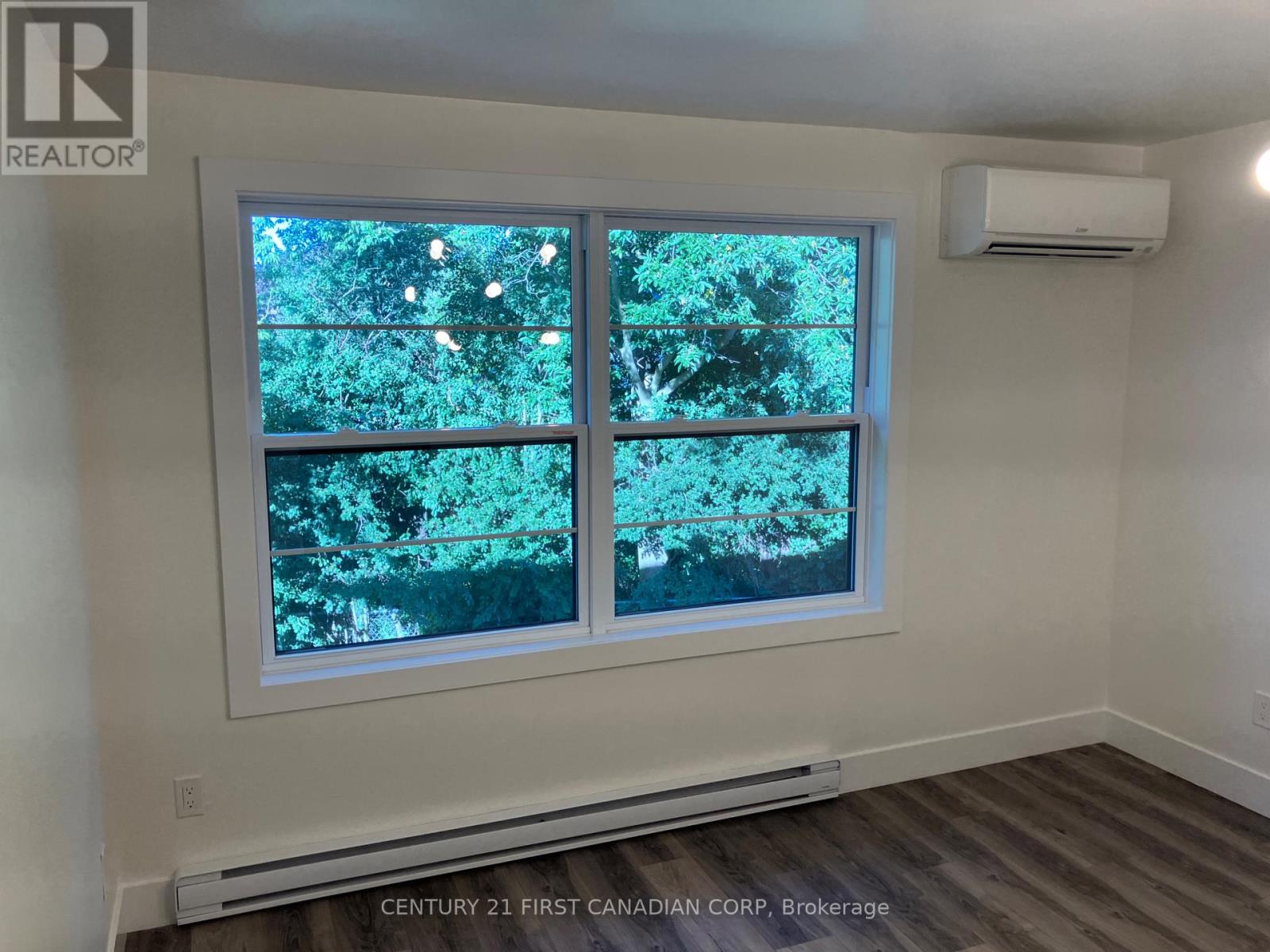 Photo 20 of 36 105 Andover Drive, London South ON