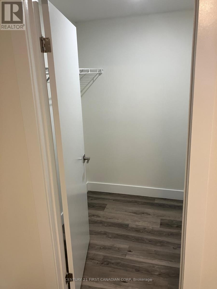 Photo 26 of 36 105 Andover Drive, London South ON