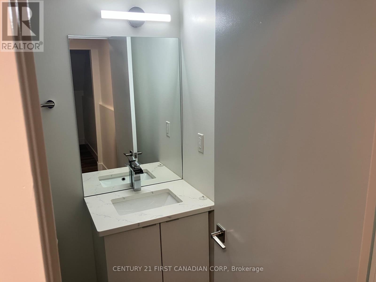 Photo 30 of 36 105 Andover Drive, London South ON