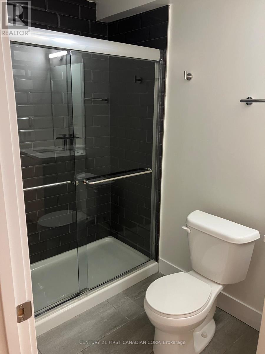 Photo 31 of 36 105 Andover Drive, London South ON