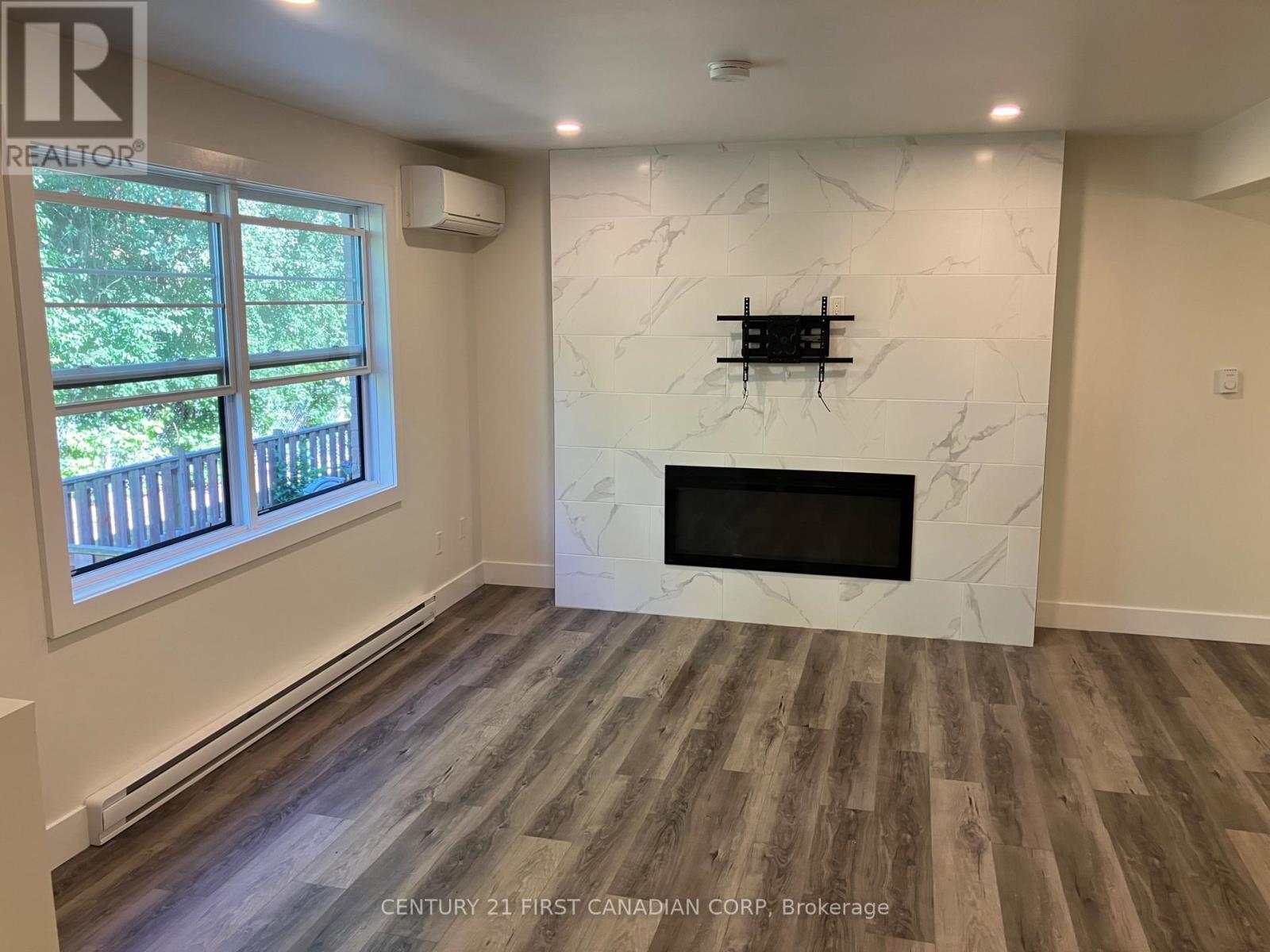 Photo 5 of 36 105 Andover Drive, London South ON