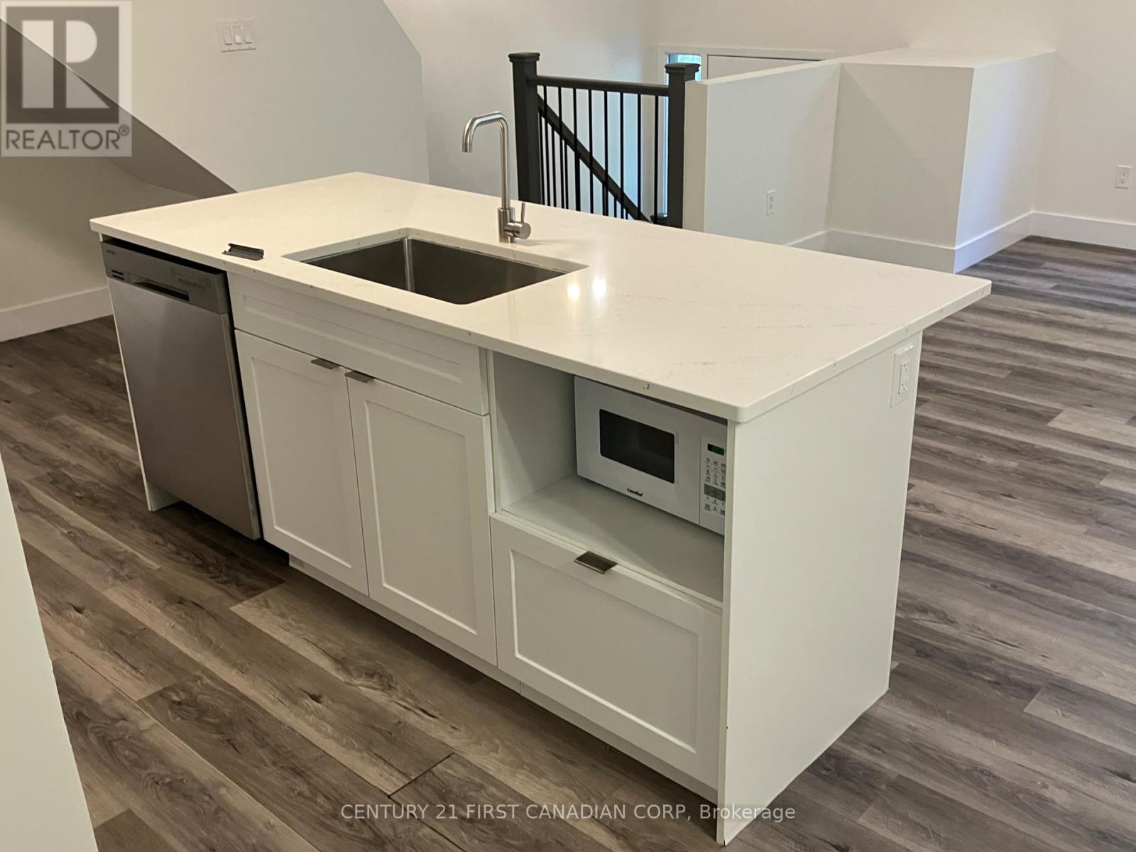 Photo 9 of 36 105 Andover Drive, London South ON