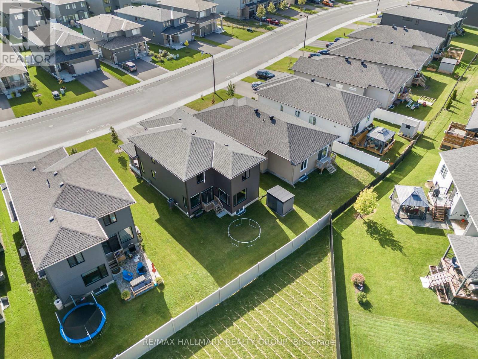 Photo 3 of 364 Sterling Avenue, Clarencerockland ON