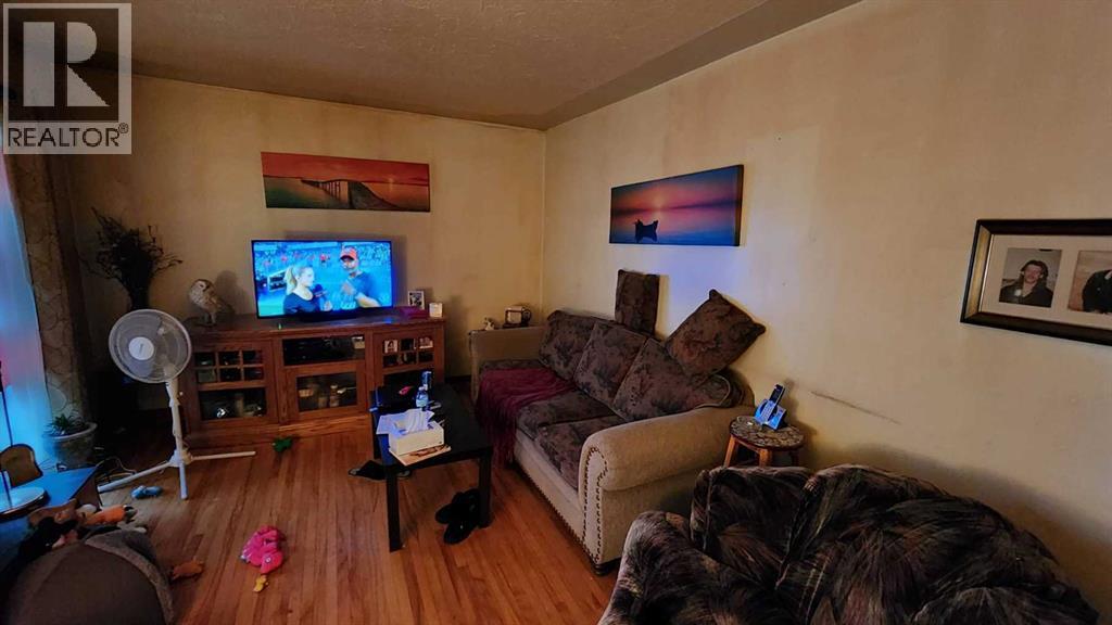 Single Family House Bungalow for Sale in   Avenue NW Banff Trail Calgary 