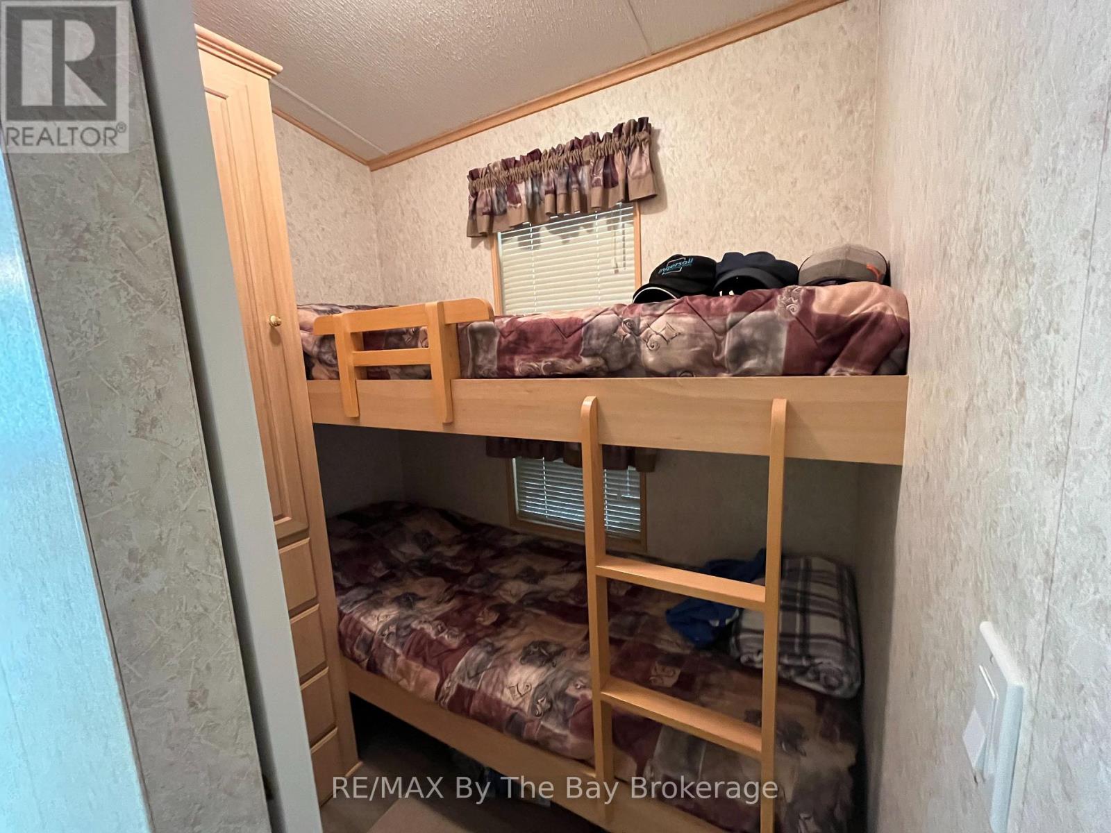 Photo 15 of 247 85 Theme Park Drive, Wasaga Beach ON