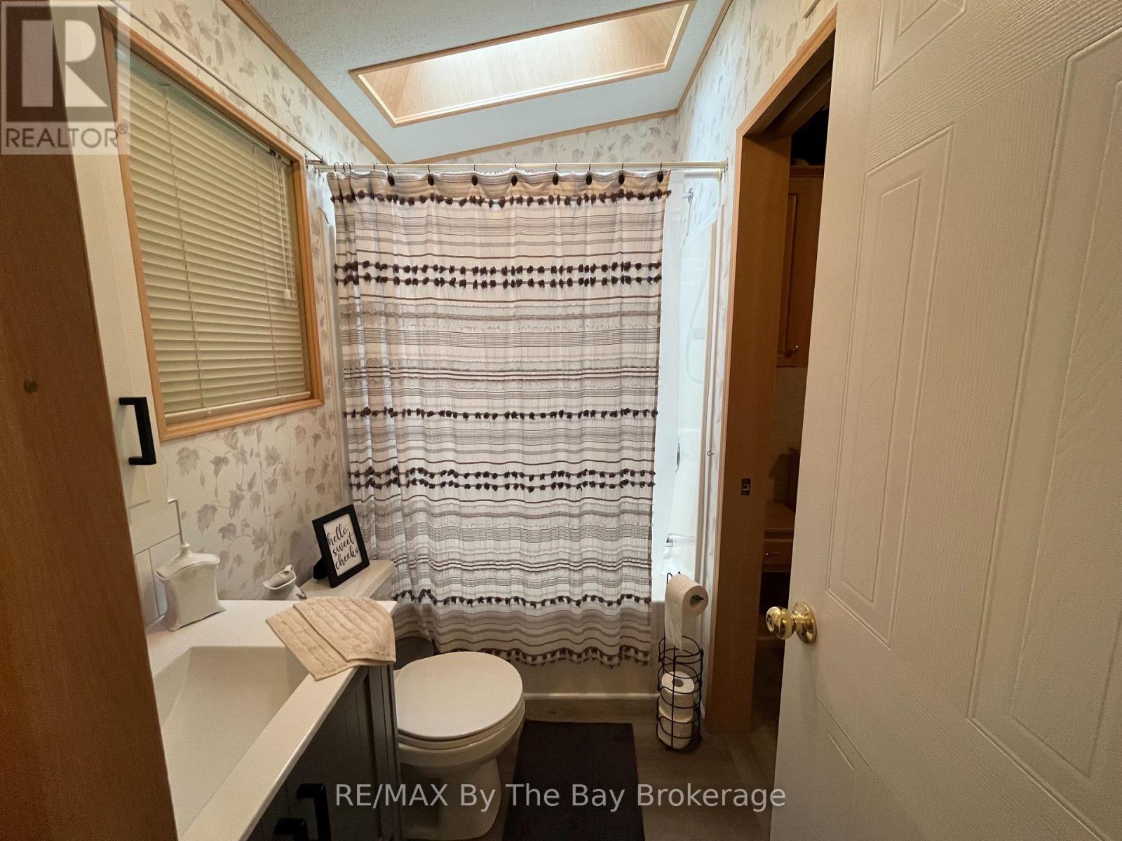 Photo 12 of 247 85 Theme Park Drive, Wasaga Beach ON