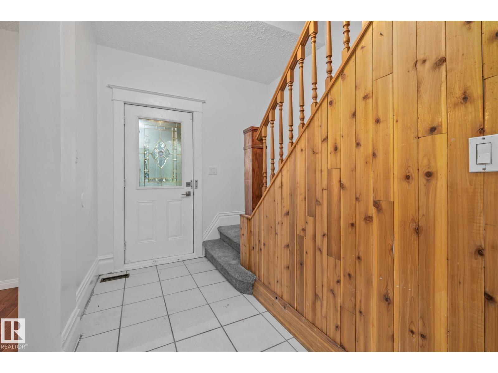 Photo 33 of 11843 96 St Nw, Edmonton AB