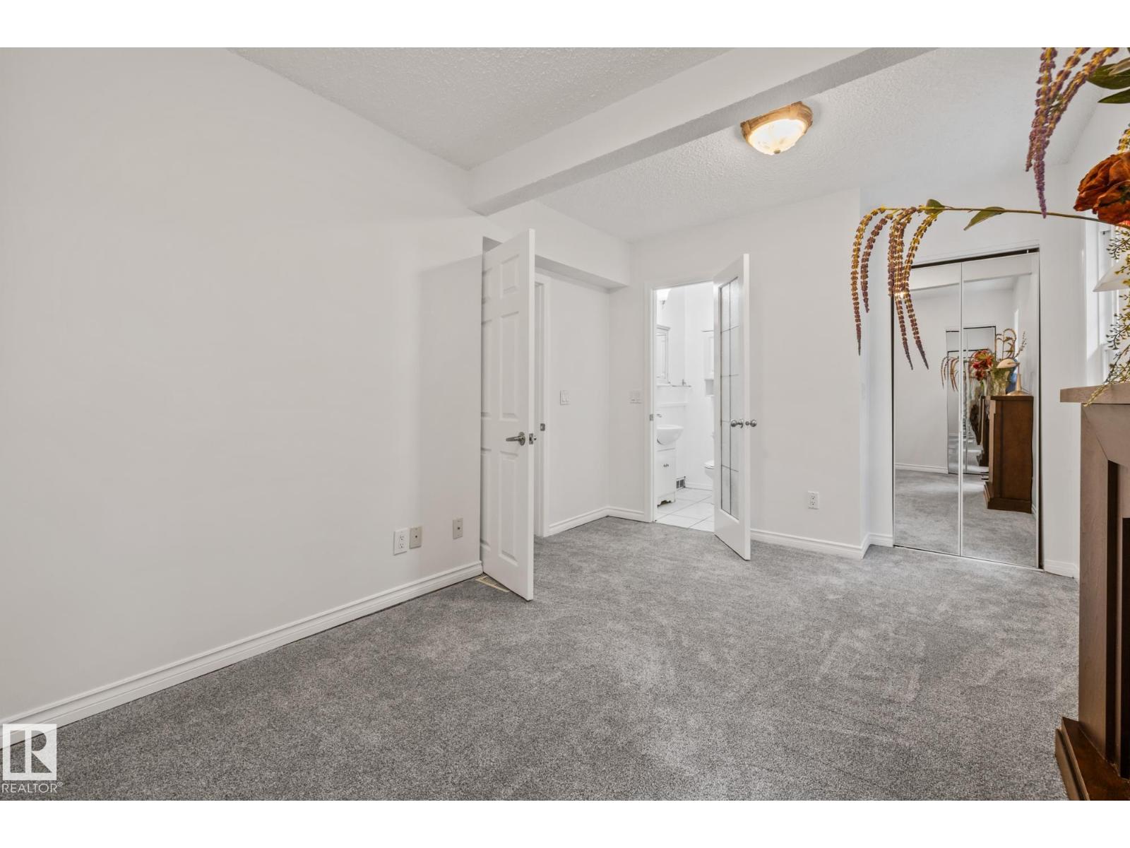 Photo 7 of 11843 96 St Nw, Edmonton AB