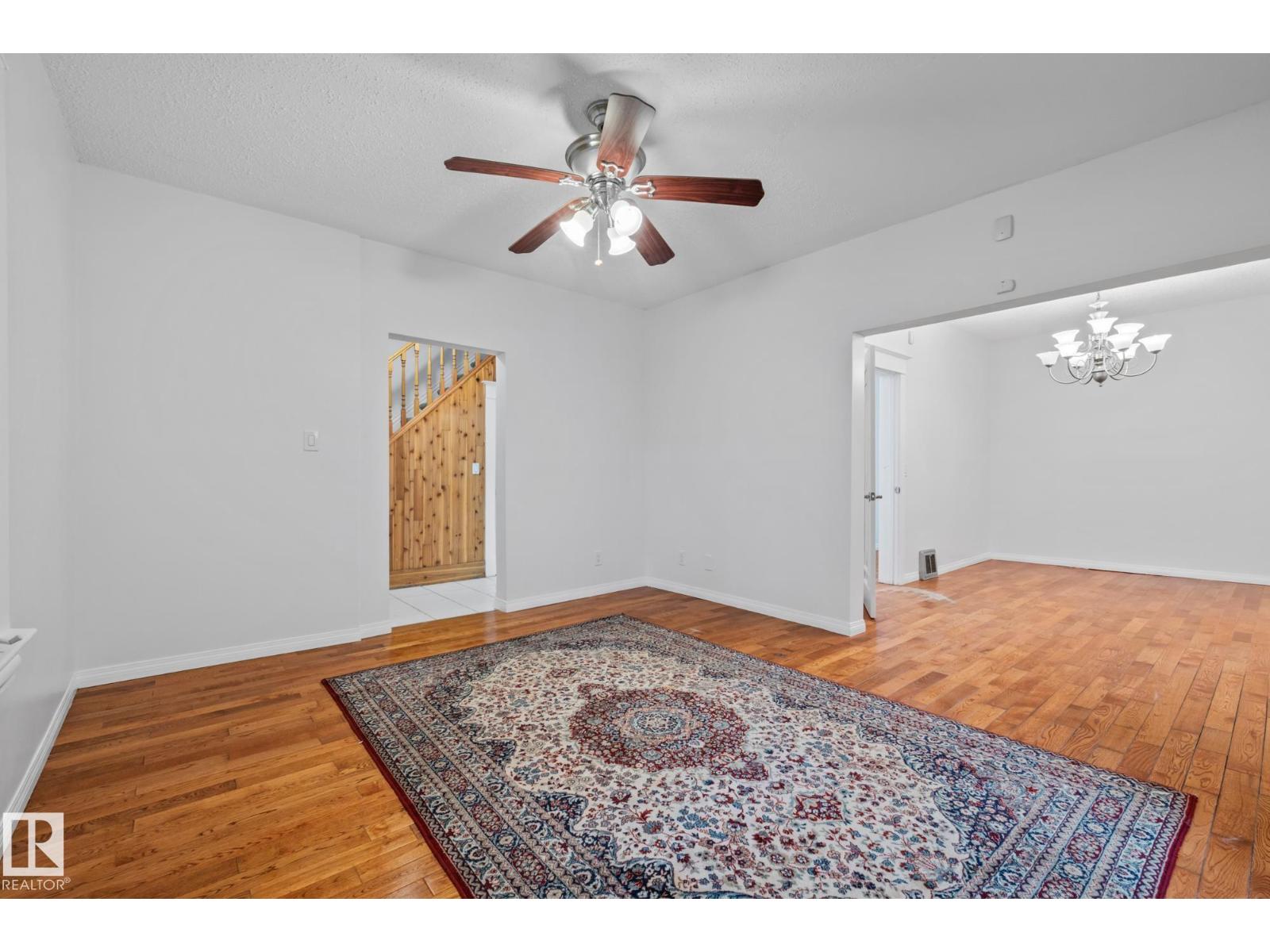 Photo 16 of 11843 96 St Nw, Edmonton AB