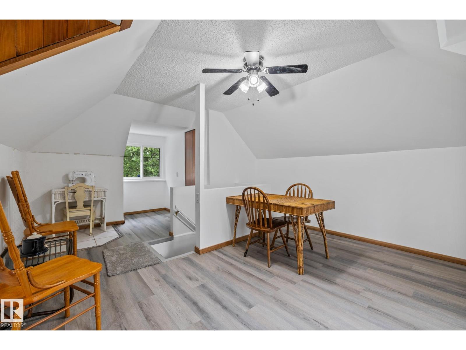 Photo 15 of 11843 96 St Nw, Edmonton AB