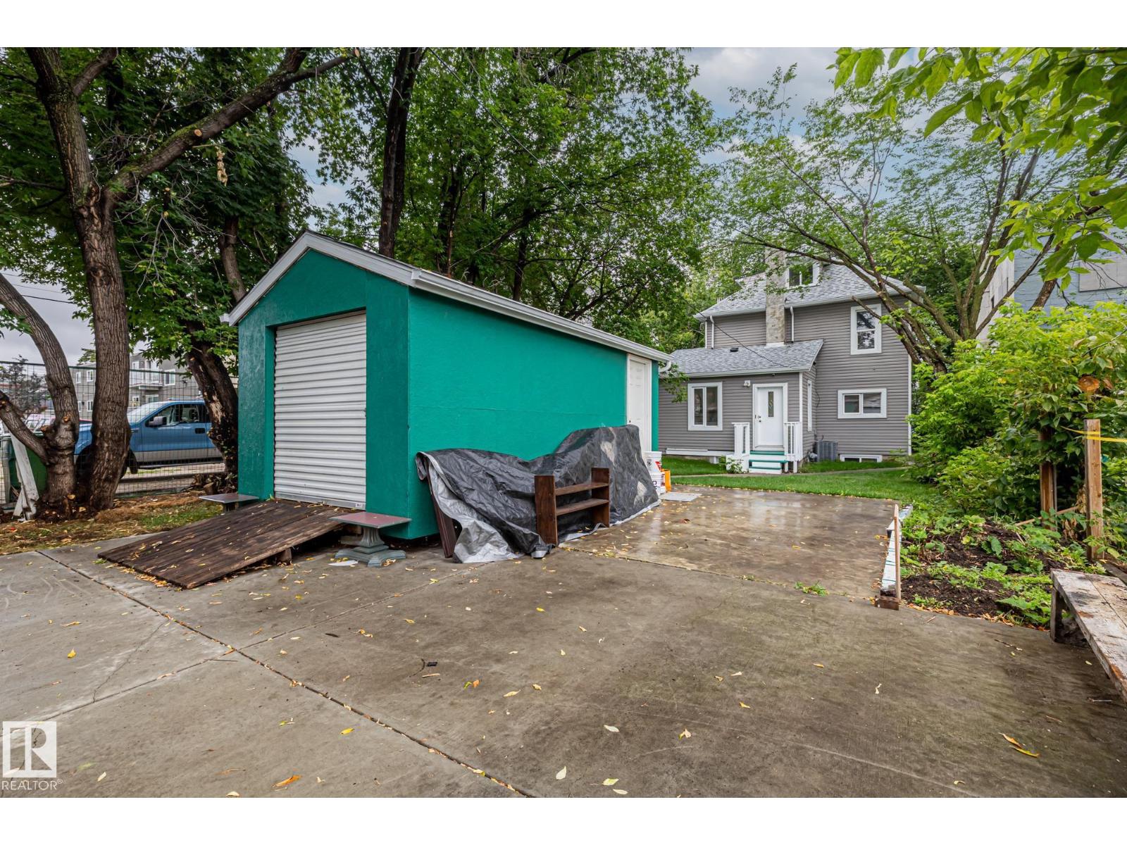 Photo 14 of 11843 96 St Nw, Edmonton AB