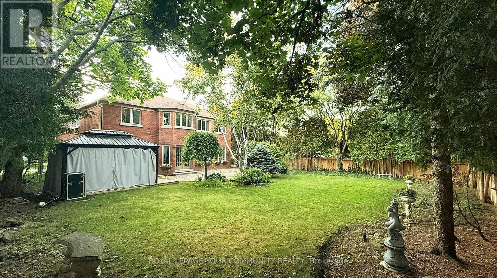 Photo 15 of 7 Crescentview Road, Richmond Hill ON