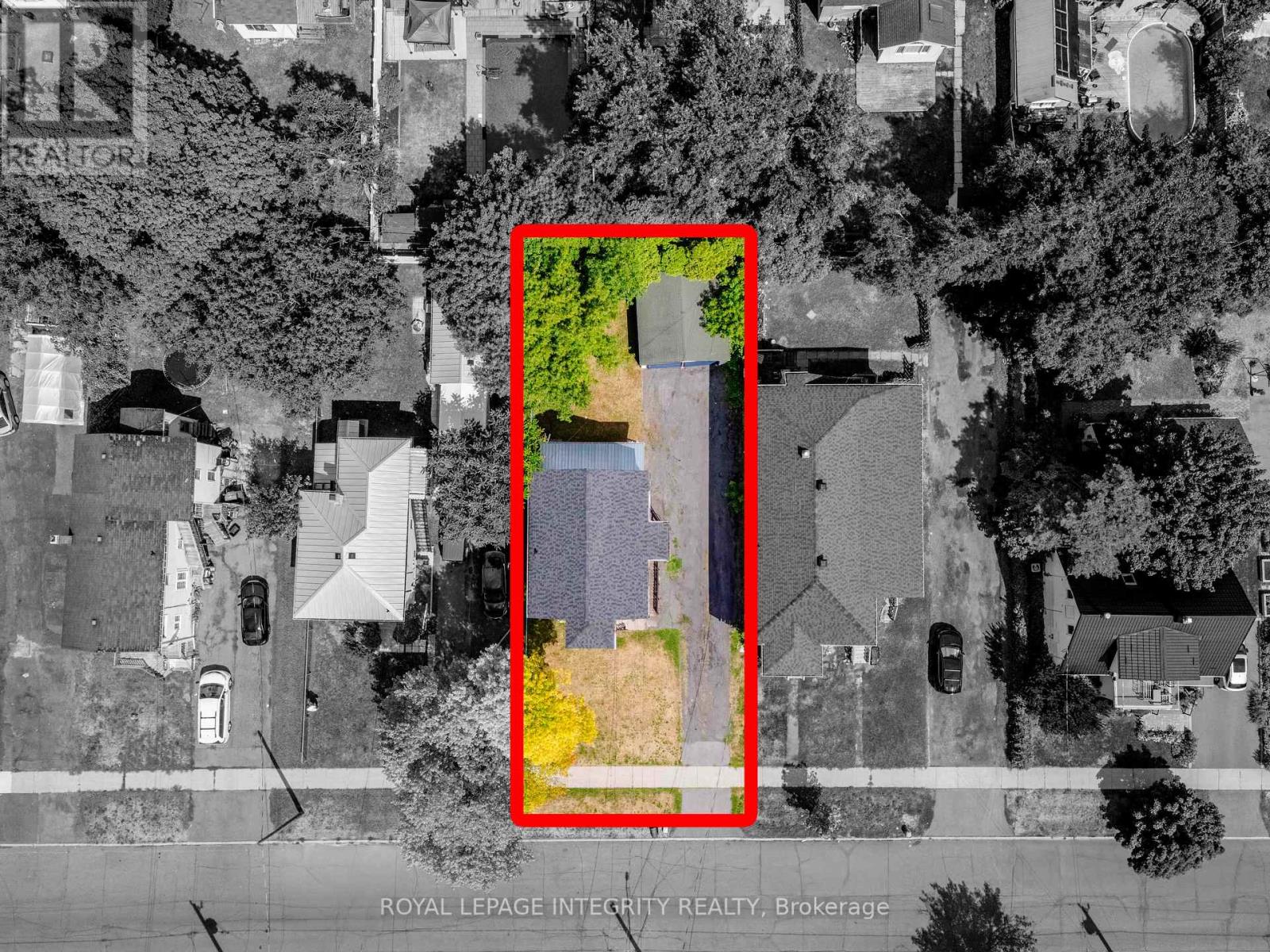 Photo 6 of 12 14 12 Leonia Street, Cornwall ON