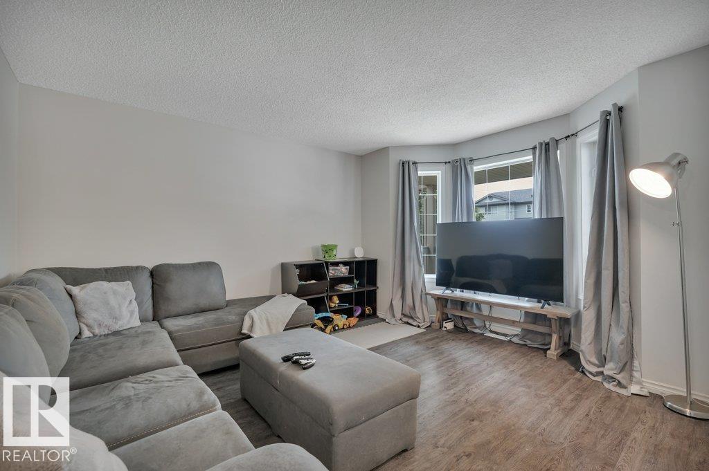 Photo 6 of 3013 49 St, Beaumont AB