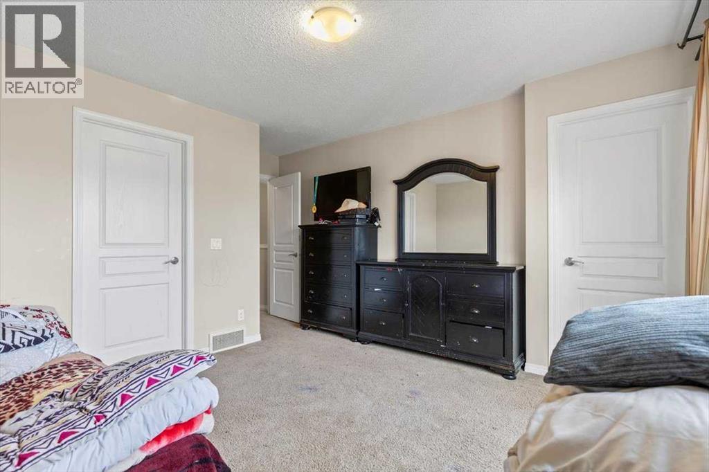 Photo 12 of 81 Auburn Crest Lane Se, Calgary AB
