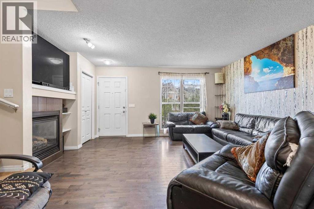Photo 9 of 81 Auburn Crest Lane Se, Calgary AB