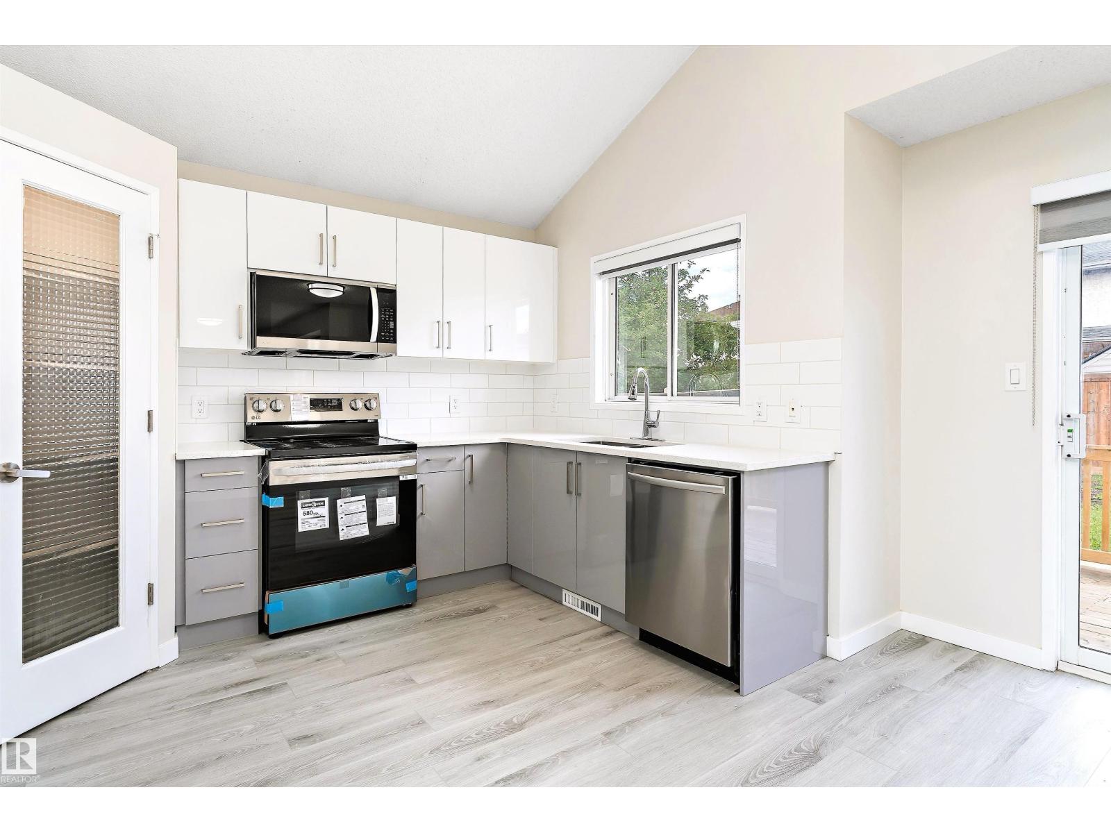 Photo 10 of 12828 144 Av Nw, Edmonton AB