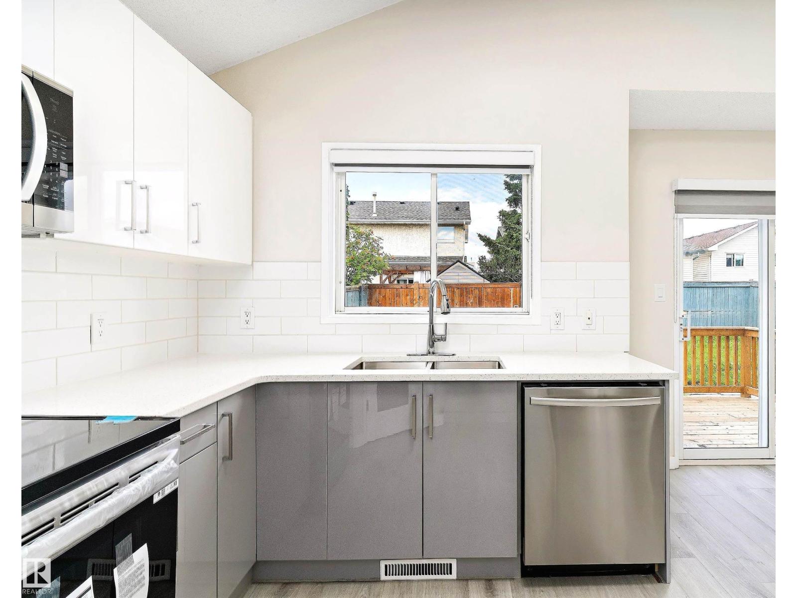 Photo 11 of 12828 144 Av Nw, Edmonton AB