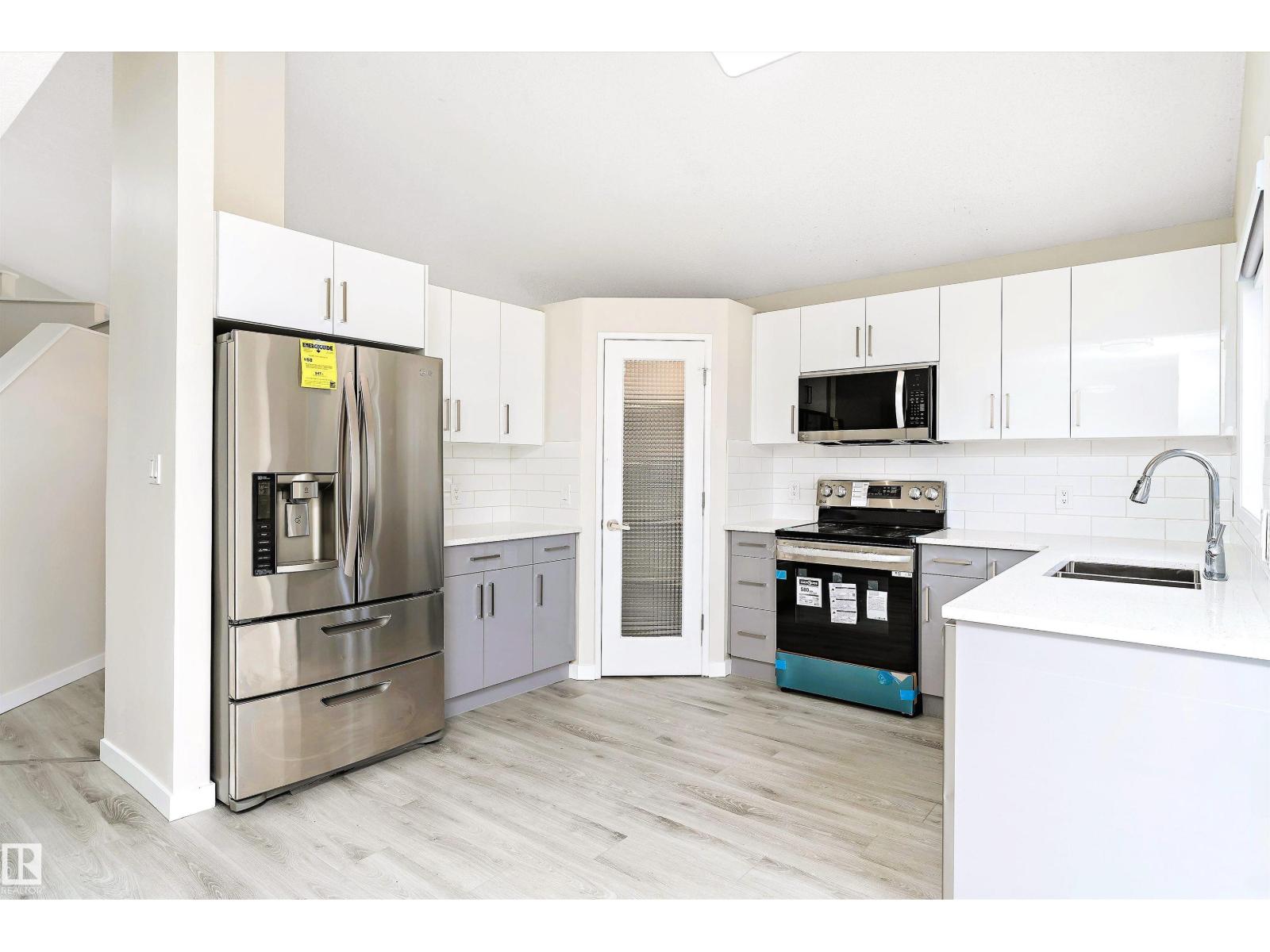 Photo 8 of 12828 144 Av Nw, Edmonton AB