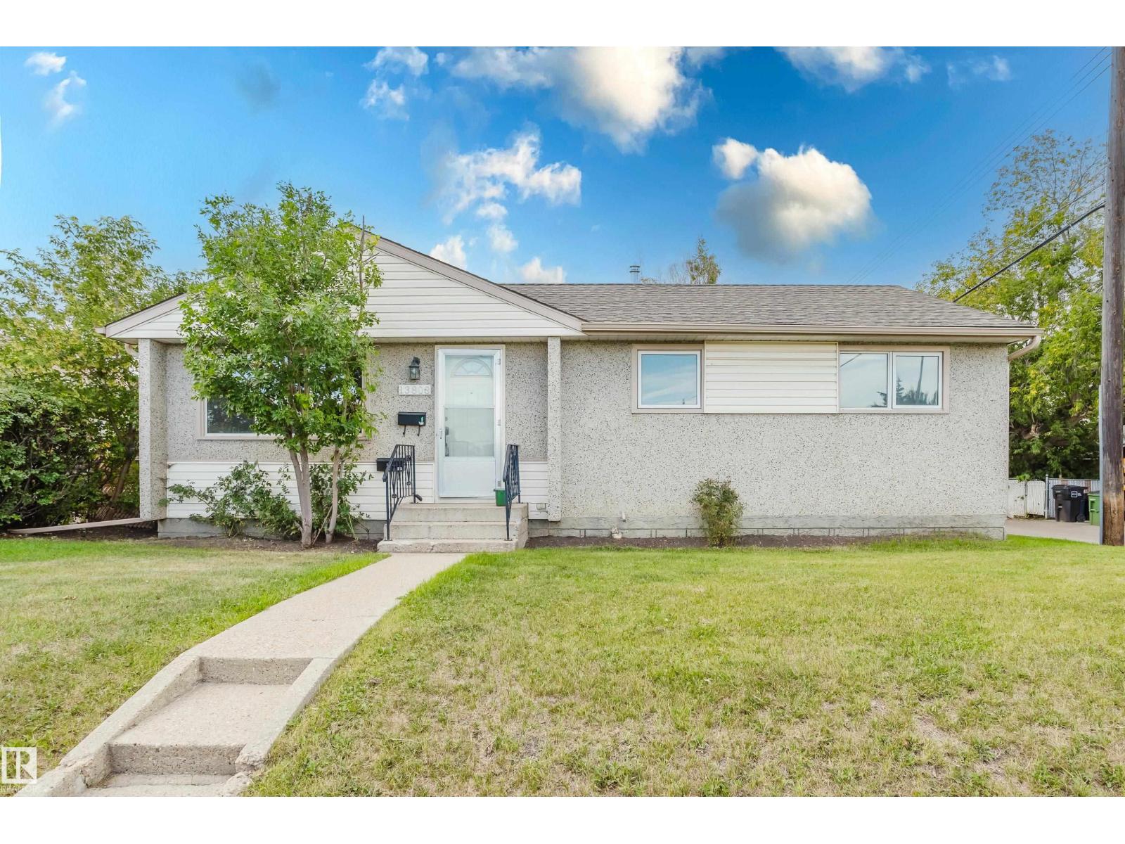 Photo 18 of 13808 135 Av Nw, Edmonton AB