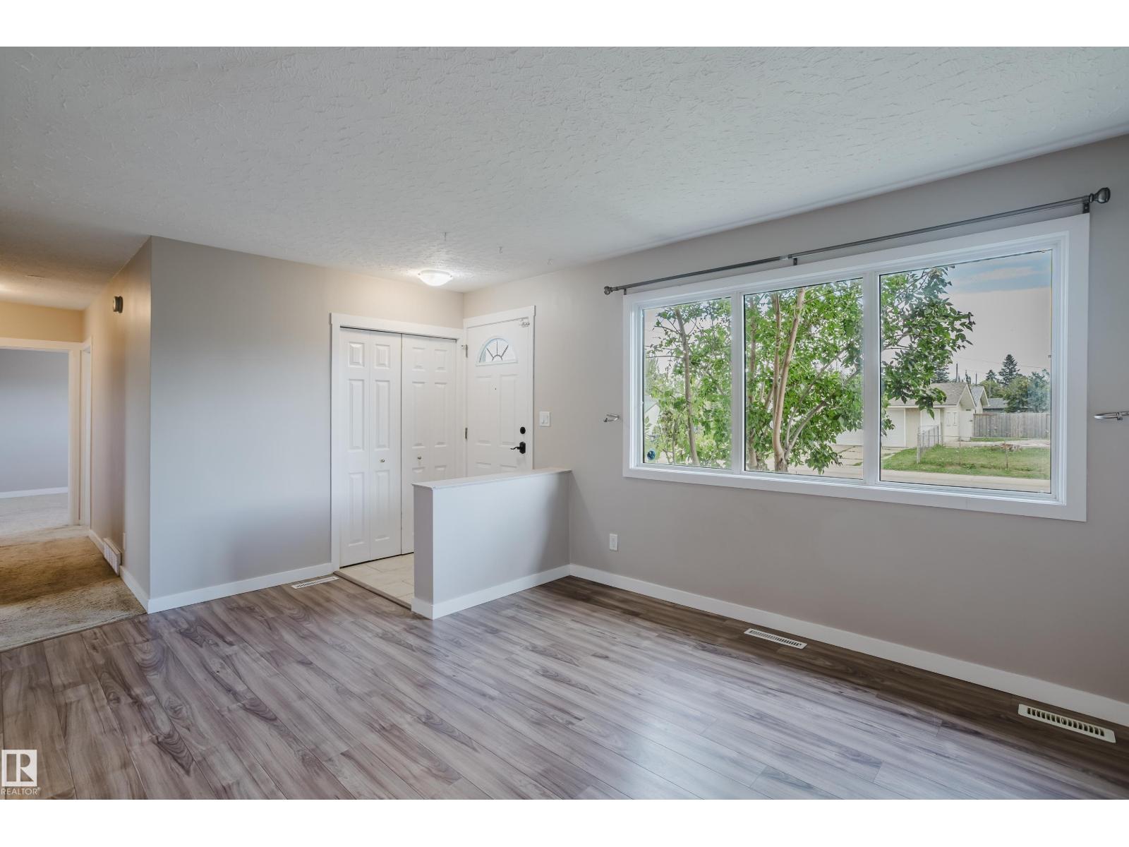 Photo 22 of 13808 135 Av Nw, Edmonton AB